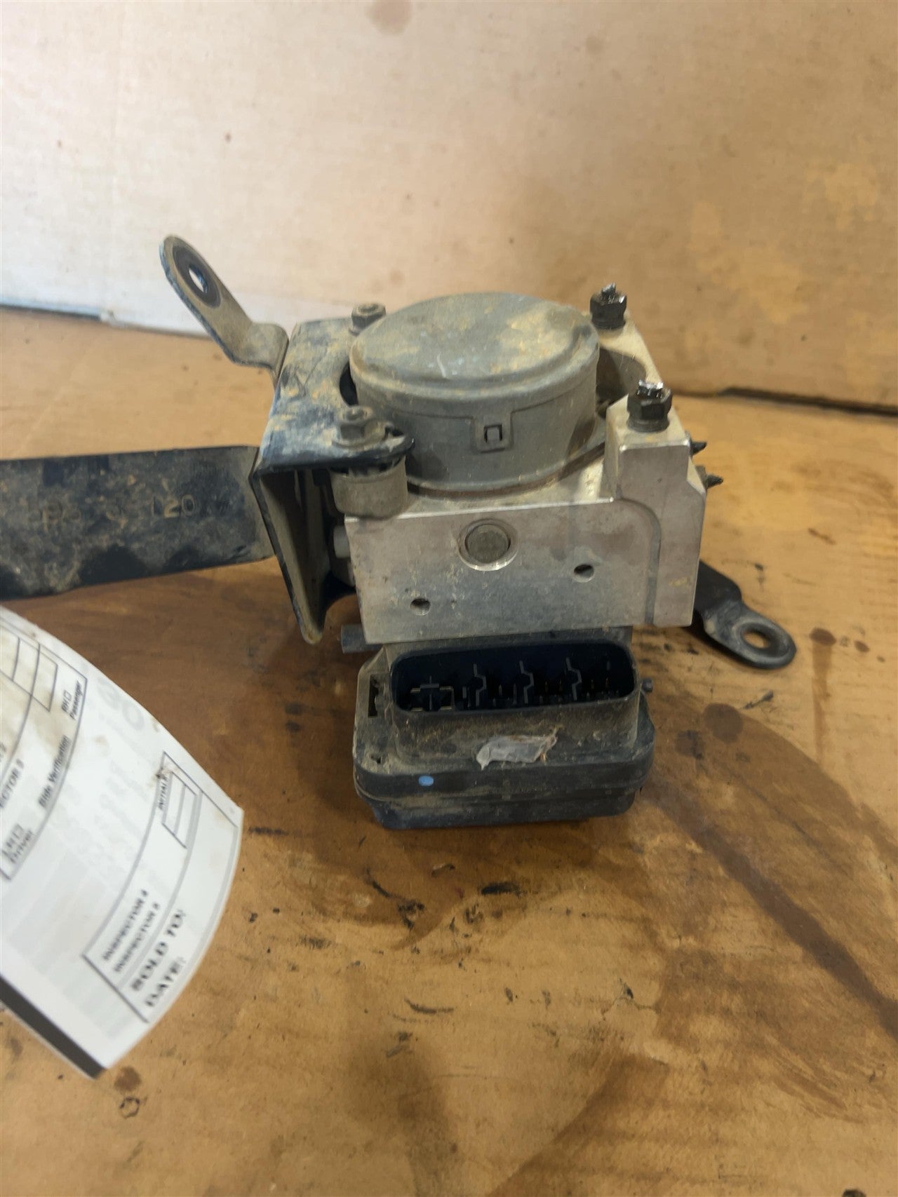 2003 2004 Toyota Tacoma ABS Anti Lock Brake Pump Control Module Actuator and Assembly 4x2