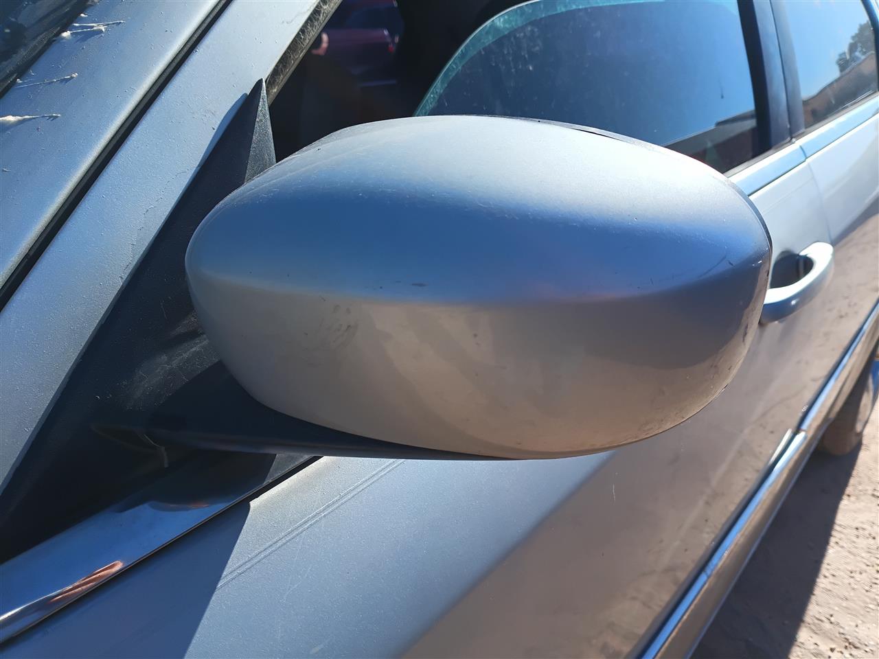 2006 thru 2010 Chrysler 300, Dodge Magnum Left Driver Side View Door Mirror fixed L