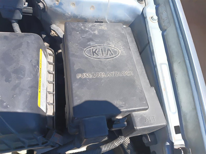 2007 2008 2009 KIA Spectra Engine Bay Fuse Box Relay Panel with manual temperature control