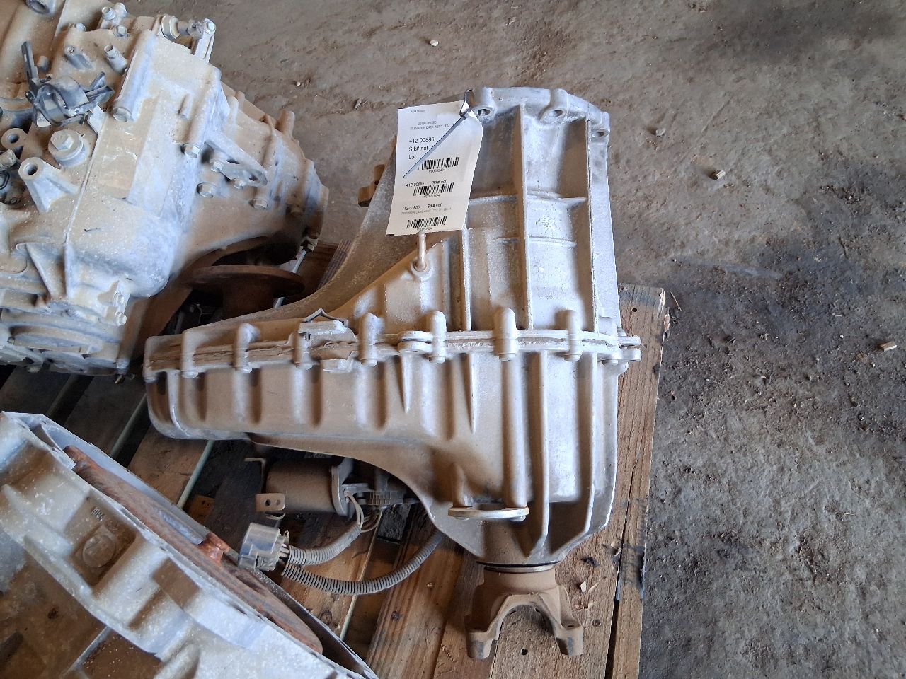 2017 2018 2019 Ford F250SD, Ford F350SD Transfer Case Assembly electronic shift rear flange yoke