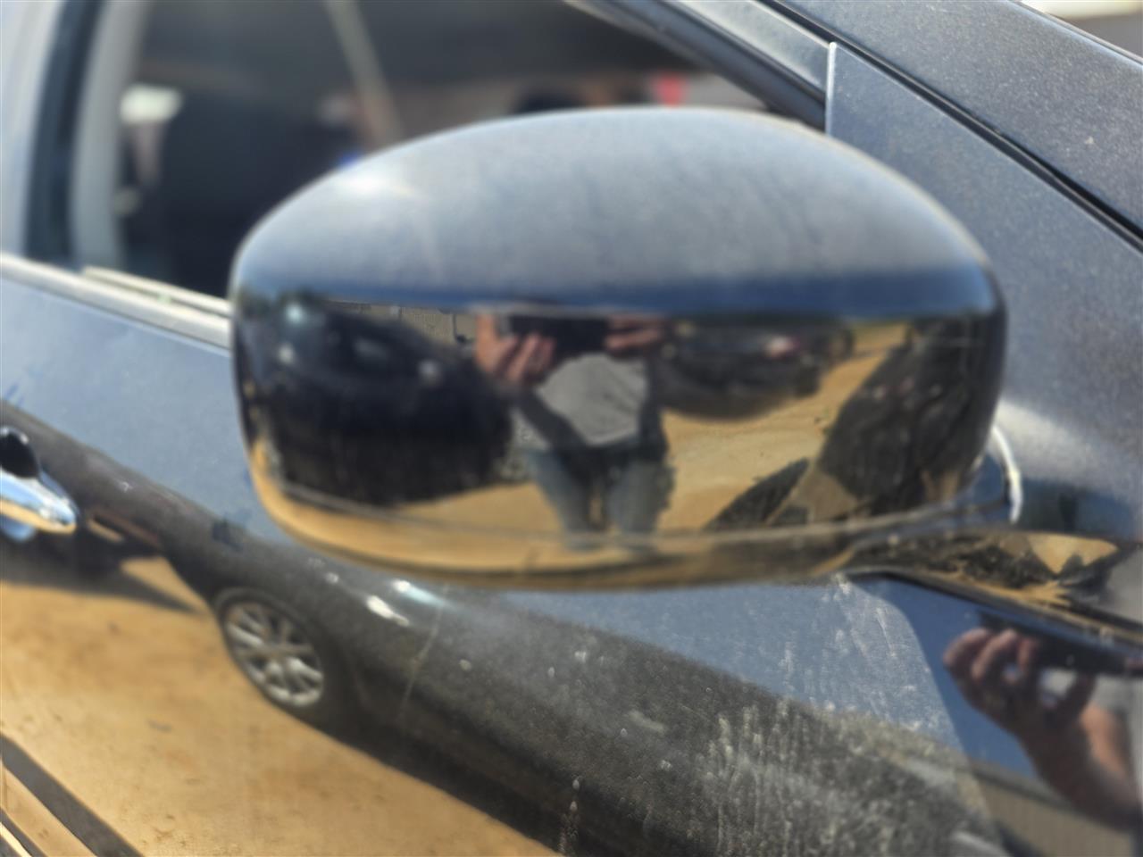 2009 thru 2014 Nissan Murano Right Passenger Side View Door Mirror Power non heated R