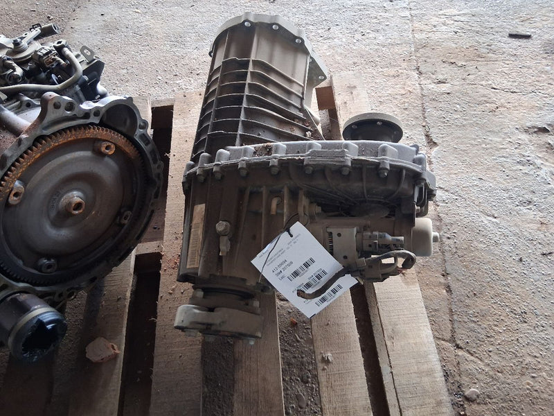 2004 2005 2006 2007 Volkswagen Touareg Transfer Case Assembly 4.2L