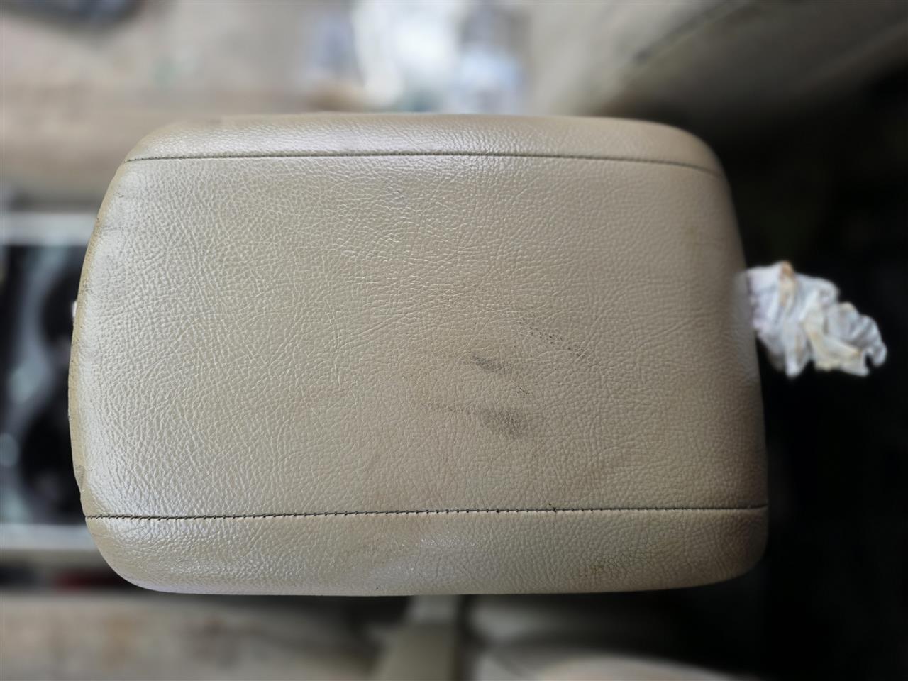 2009 2010 Hyundai Veracruz Console Front floor GLS vinyl armrest