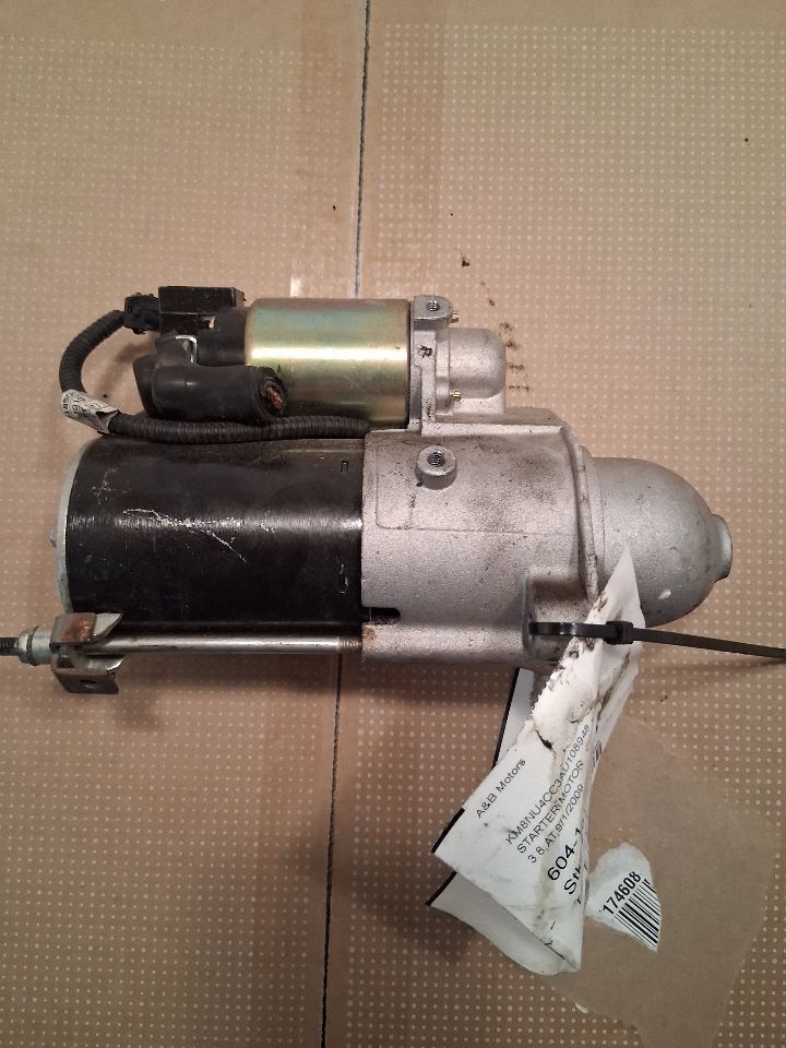 Used OEM Engine Starter Motor from 2010 Hyundai Veracruz