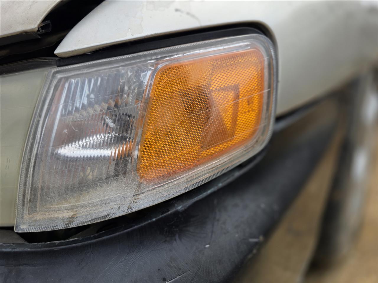1994 1995 1996 1997 Honda Accord Driver Side Left Front Lamp Park Turn Signal fender mounted