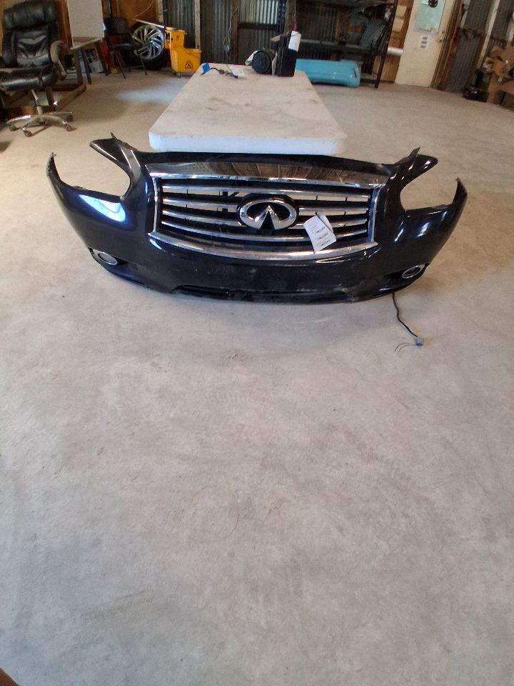 Used OEM Grille from 2014 Infiniti QX60