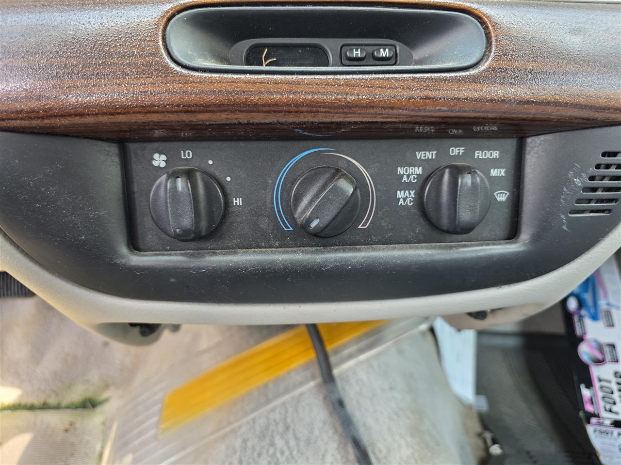 1995 1996 1997 Ford Crown Victoria, Mercury Grand Marquis AC Heater Temperature Climate Control Unit without automatic