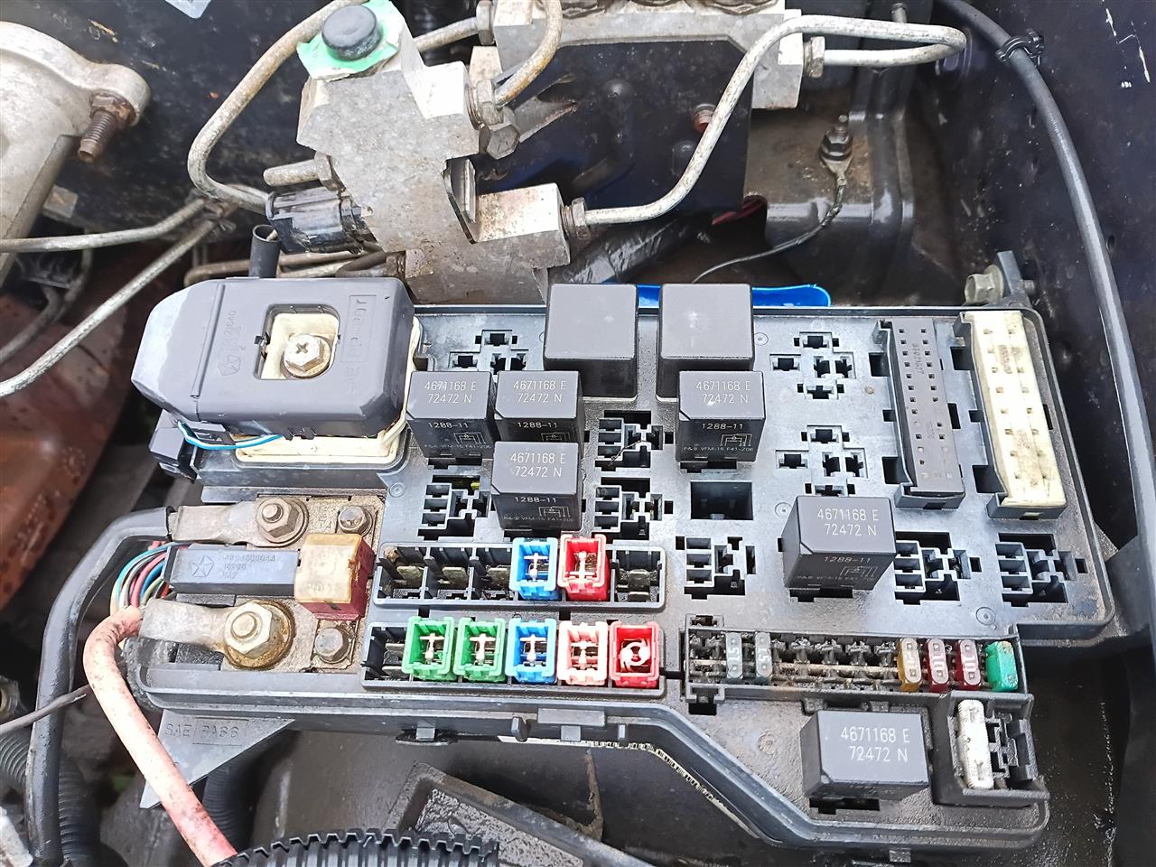 1999 Dodge 1500 Engine Bay Fuse Box Relay Panel