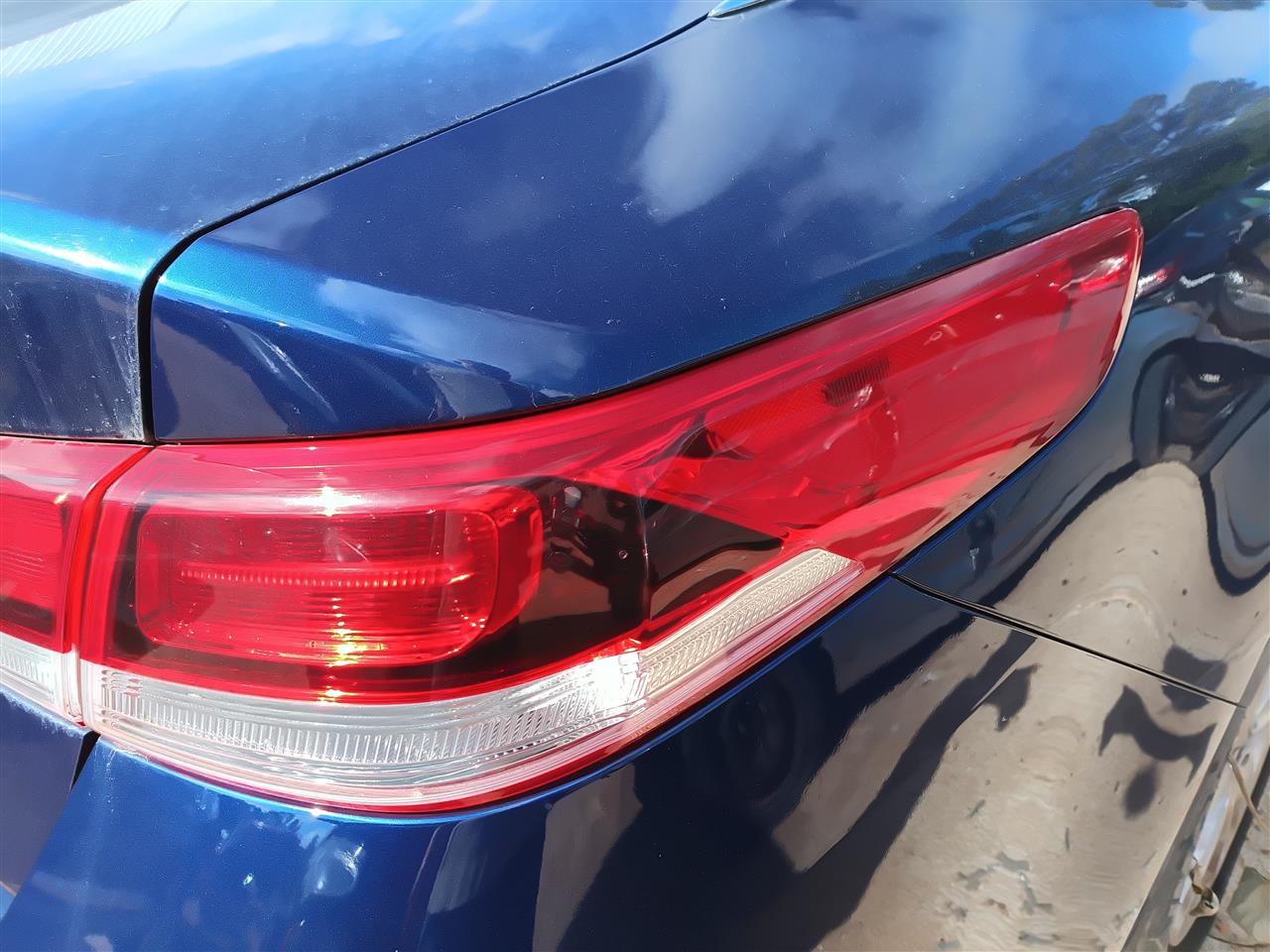 2016 thru 2020 KIA Optima Passenger Side Right Tail Light Lamp Assembly incandescent quarter panel mounted R