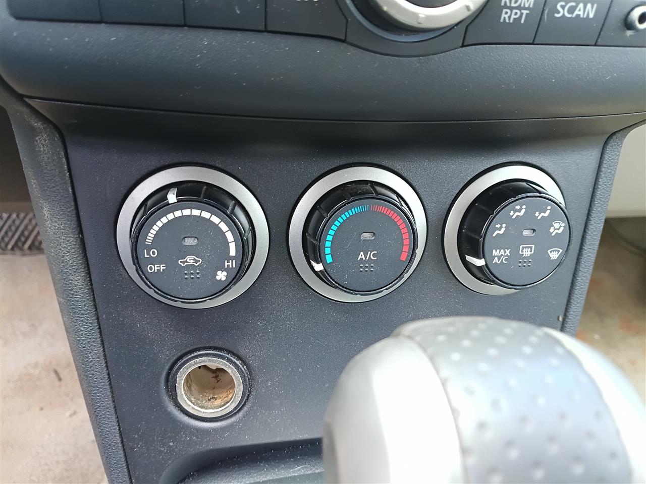 Used OEM AC Heater Temperature Climate Control Unit from 2009 Nissan Rogue