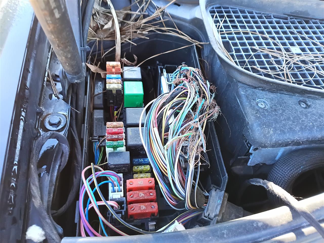 Used OEM Passenger Side Right Engine Bay Fuse Box Relay Panel from 2002 Mercedes S-Class
