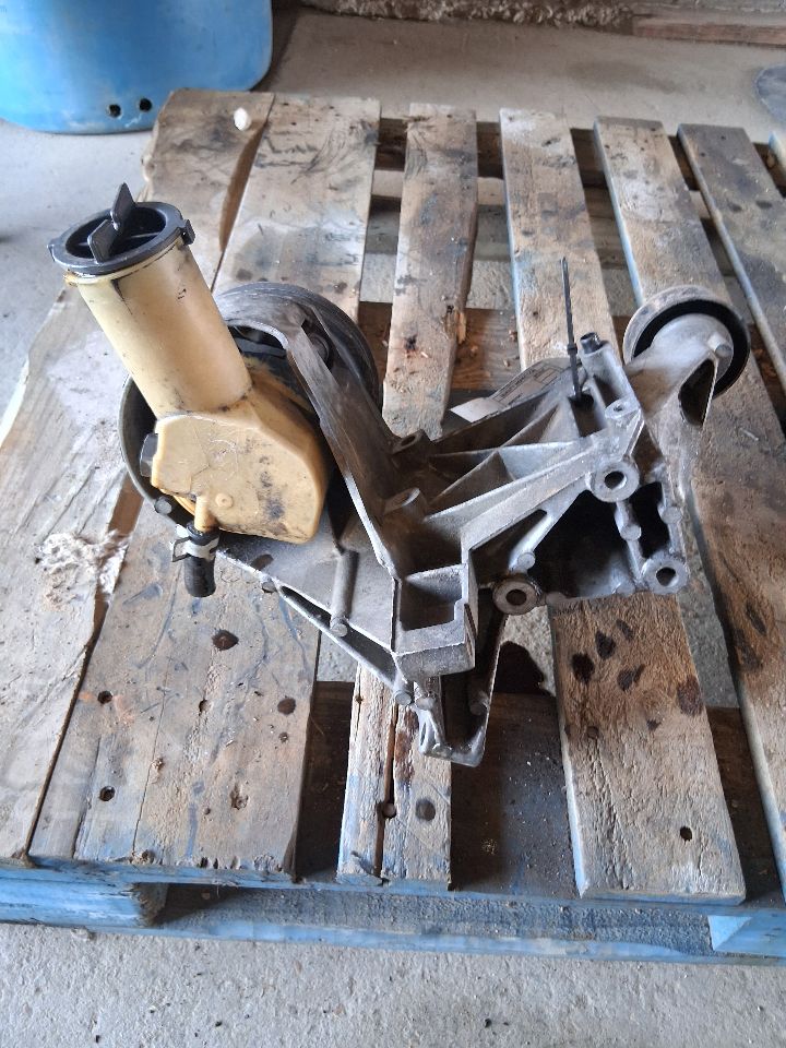 Used OEM Power Steering Pump from 2000 Ford Ranger