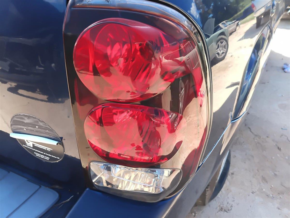 Used OEM Passenger Side Right Tail Light Lamp Assembly from 2008 Chevrolet Trailblazer