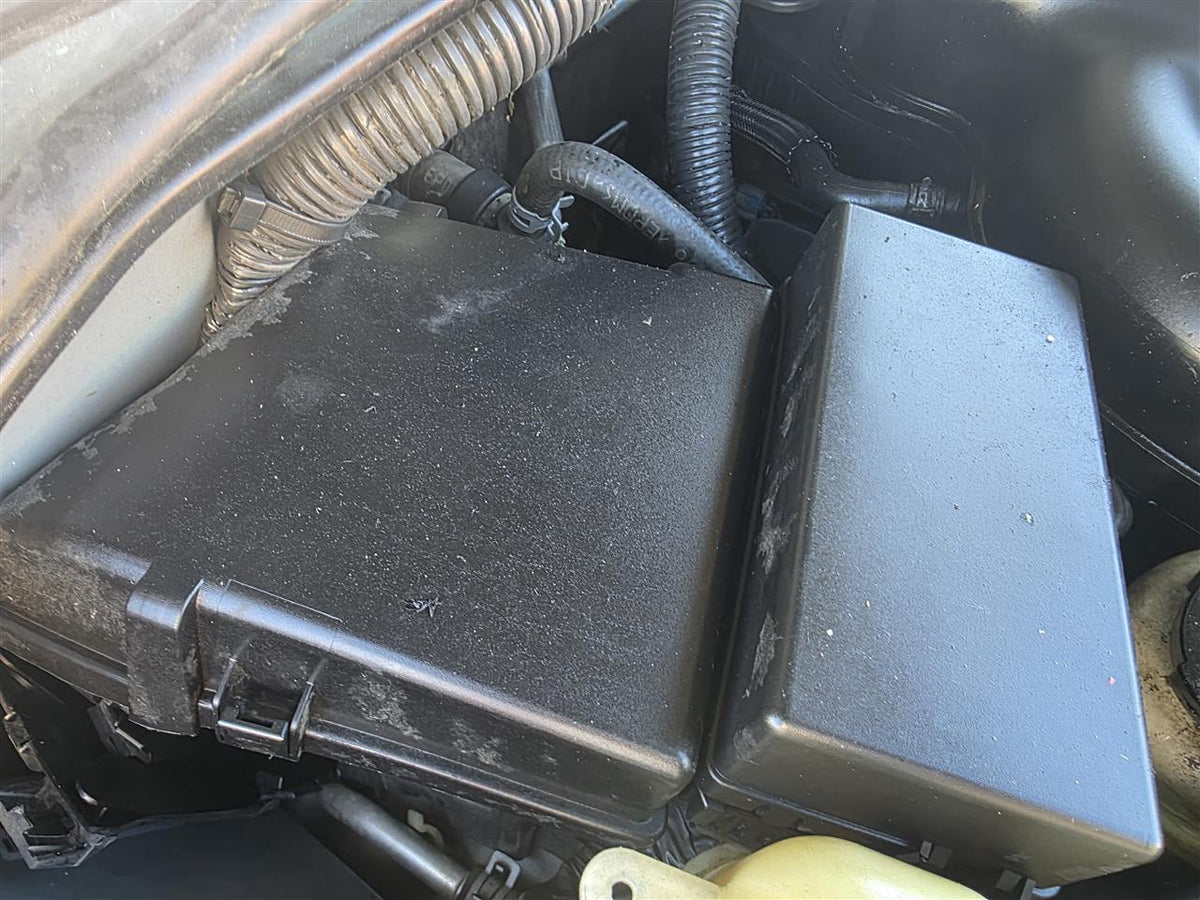 Used OEM Engine Bay Fuse Box Relay Panel from 2014 Nissan Frontier