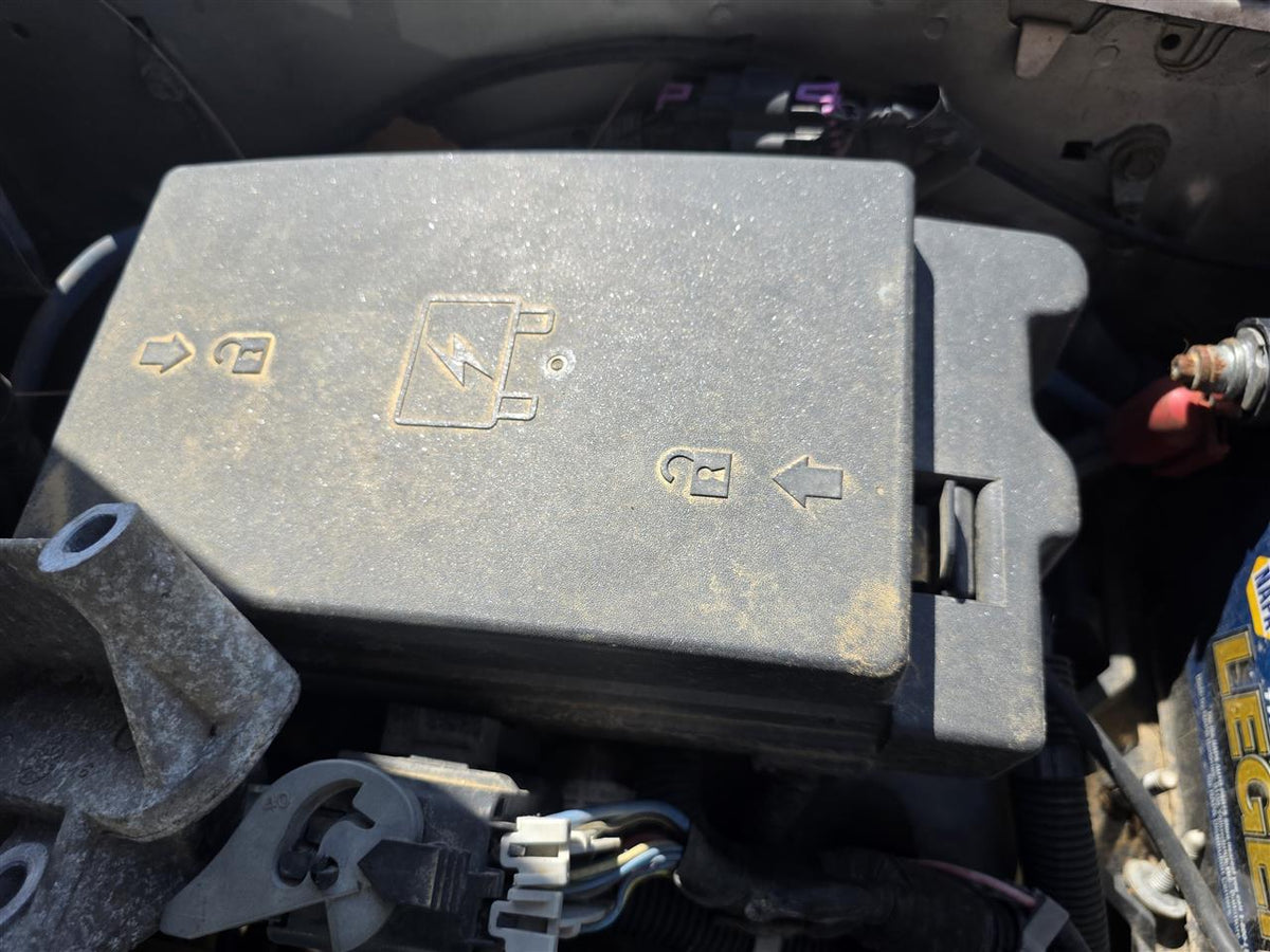 Used OEM Engine Bay Fuse Box Relay Panel from 2004 GMC Envoy XUV