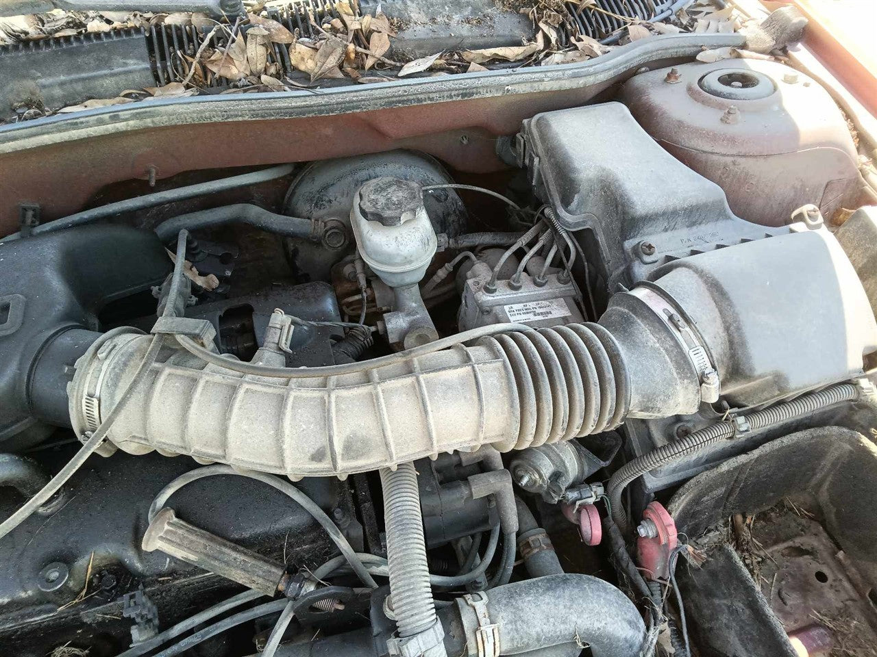 1995 thru 2005 Chevrolet Cavalier, Pontiac Sunfire Air Cleaner Intake Filter Box 2.2L
