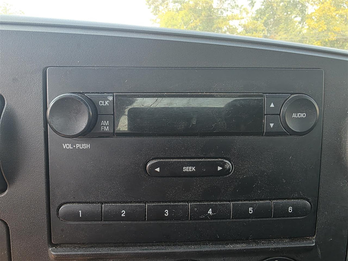Used OEM Radio Stereo Audio Head Unit from 2006 Ford