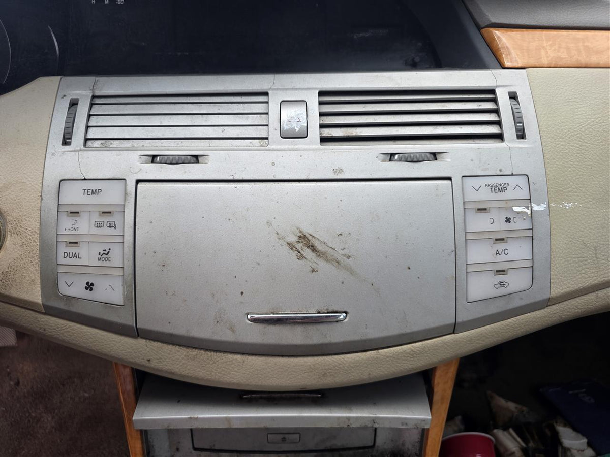 Used OEM AC Heater Temperature Climate Control Unit from 2007 Toyota