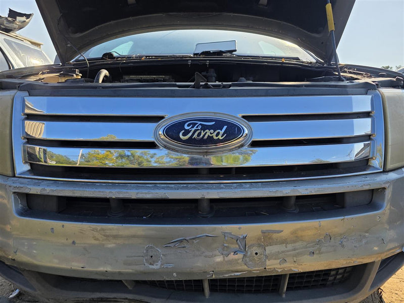 Used OEM Grille from 2007 Ford Edge