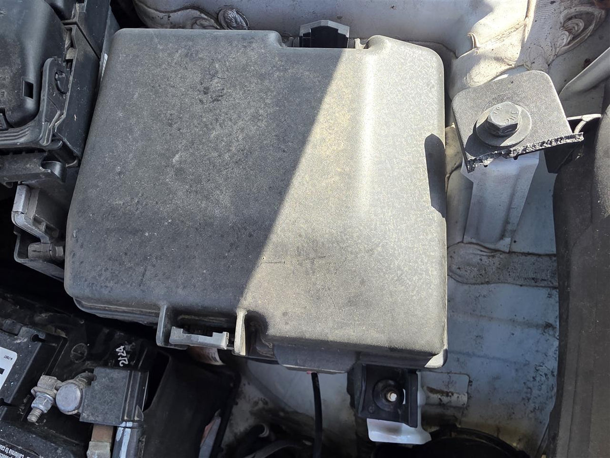 Used OEM Engine Bay Fuse Box Relay Panel from 2017 Hyundai Sonata