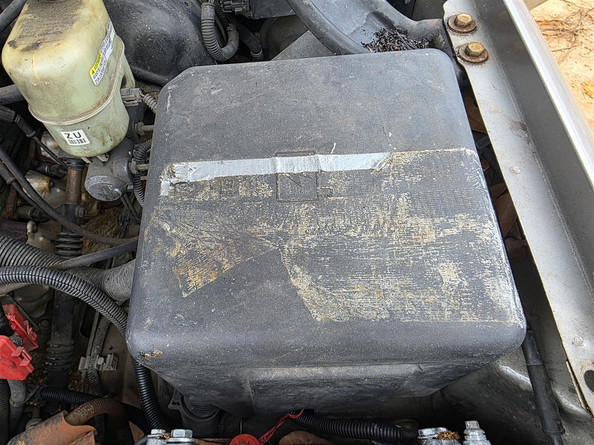 Used OEM Engine Bay Fuse Box Relay Panel from 2002 Chevrolet Suburban 1500