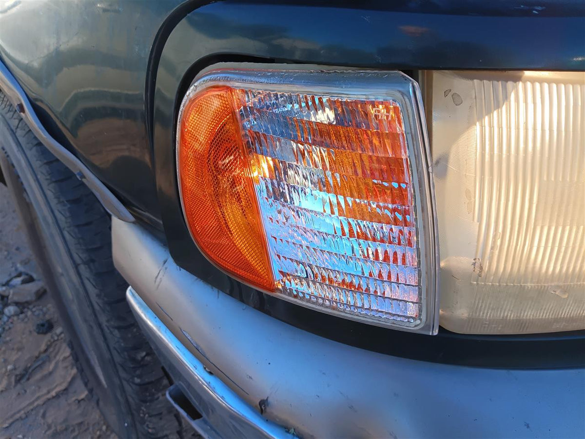 Used OEM Passenger Side Right Front Lamp from 2001 Ford F150