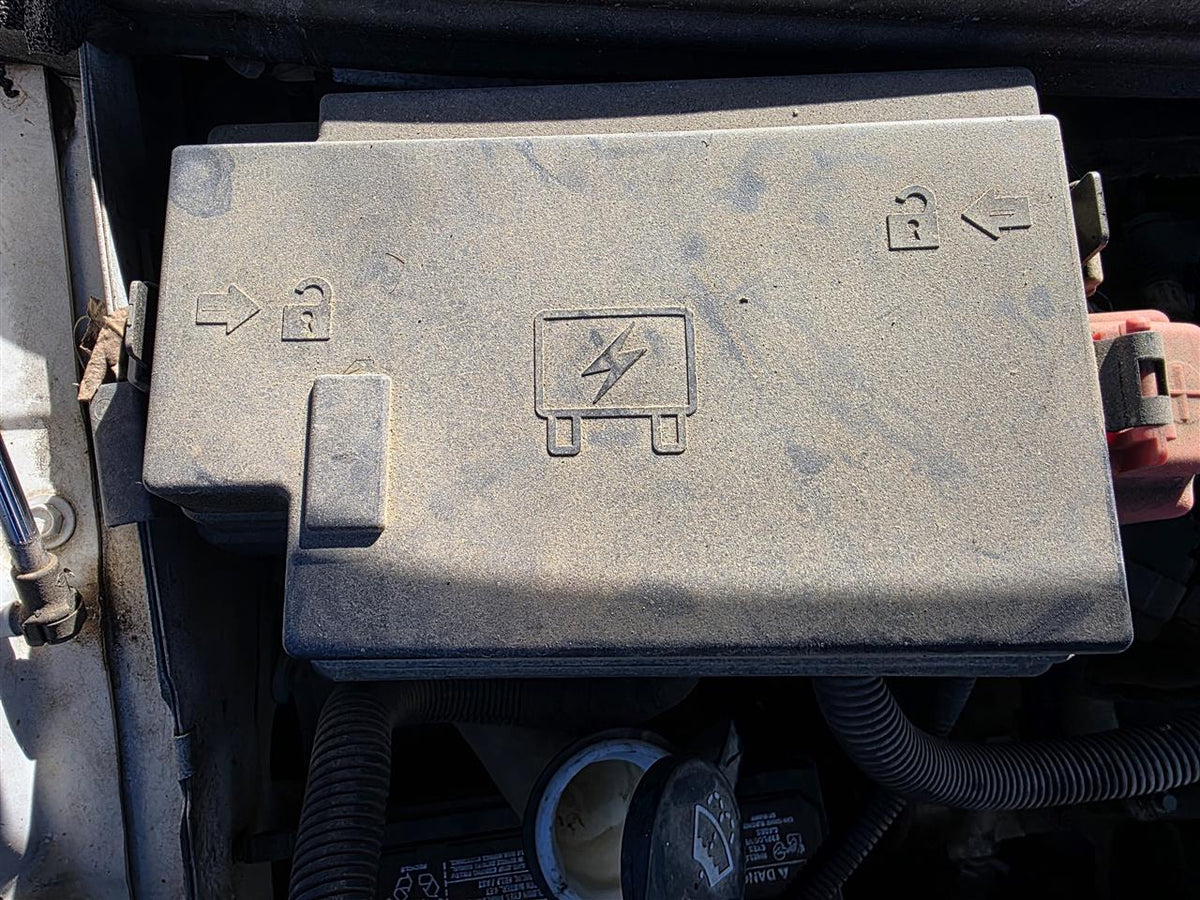Used OEM Engine Bay Fuse Box Relay Panel from 2003 Buick Rendezvous