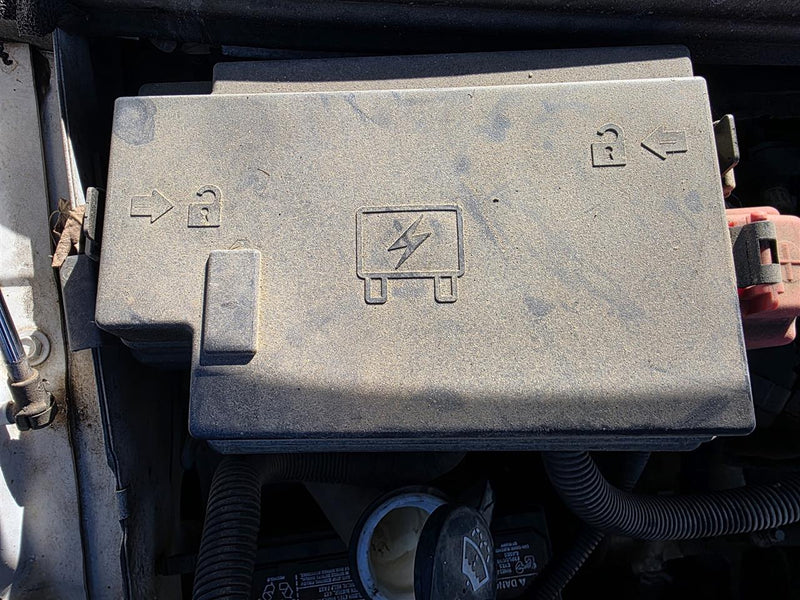 Used OEM Engine Bay Fuse Box Relay Panel from 2003 Buick Rendezvous