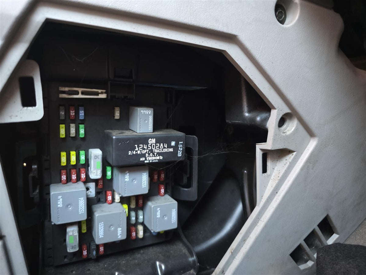 Used OEM Cabin Interior Fuse Box Relay Panel from 2003 Buick Rendezvous
