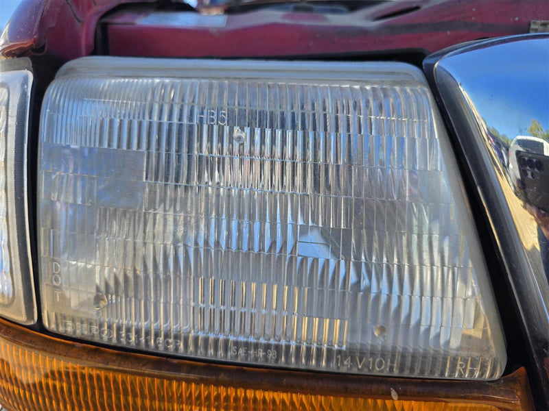 Used OEM Passenger Side Right Headlight Headlamp Assembly from 1999 Ford Ranger