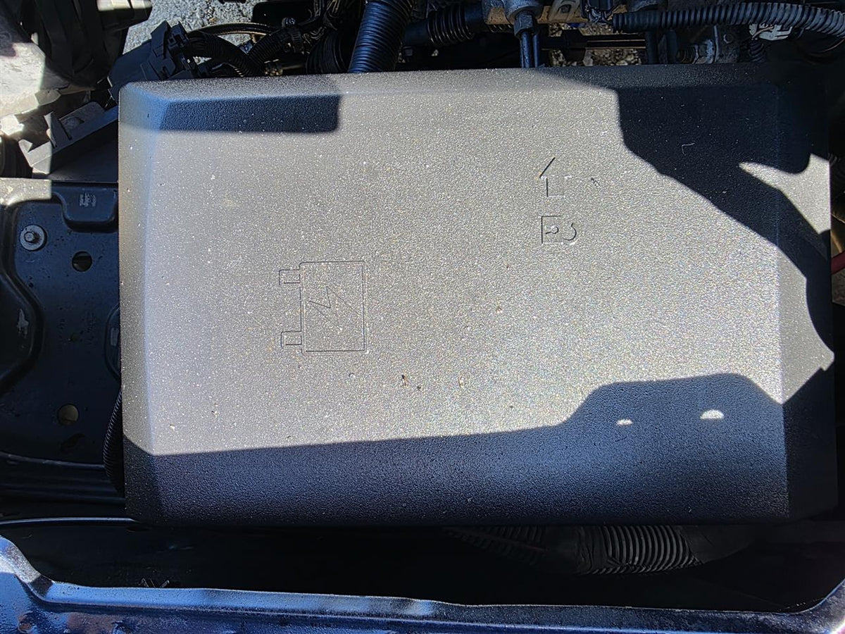 Used OEM Engine Bay Fuse Box Relay Panel from 2007 Chevrolet Silverado 1500
