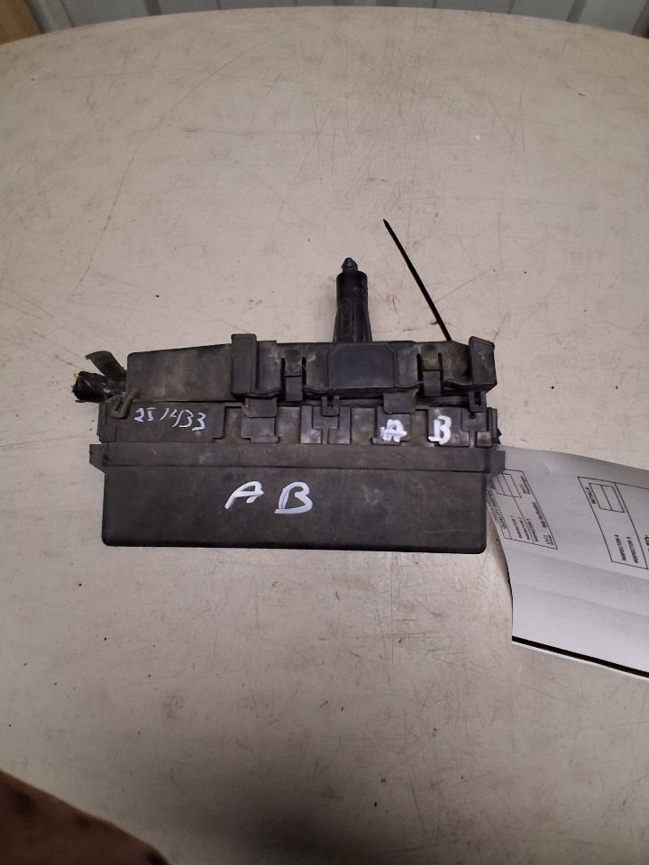 Used OEM Engine Bay Fuse Box Relay Panel from 2009 Infiniti QX56