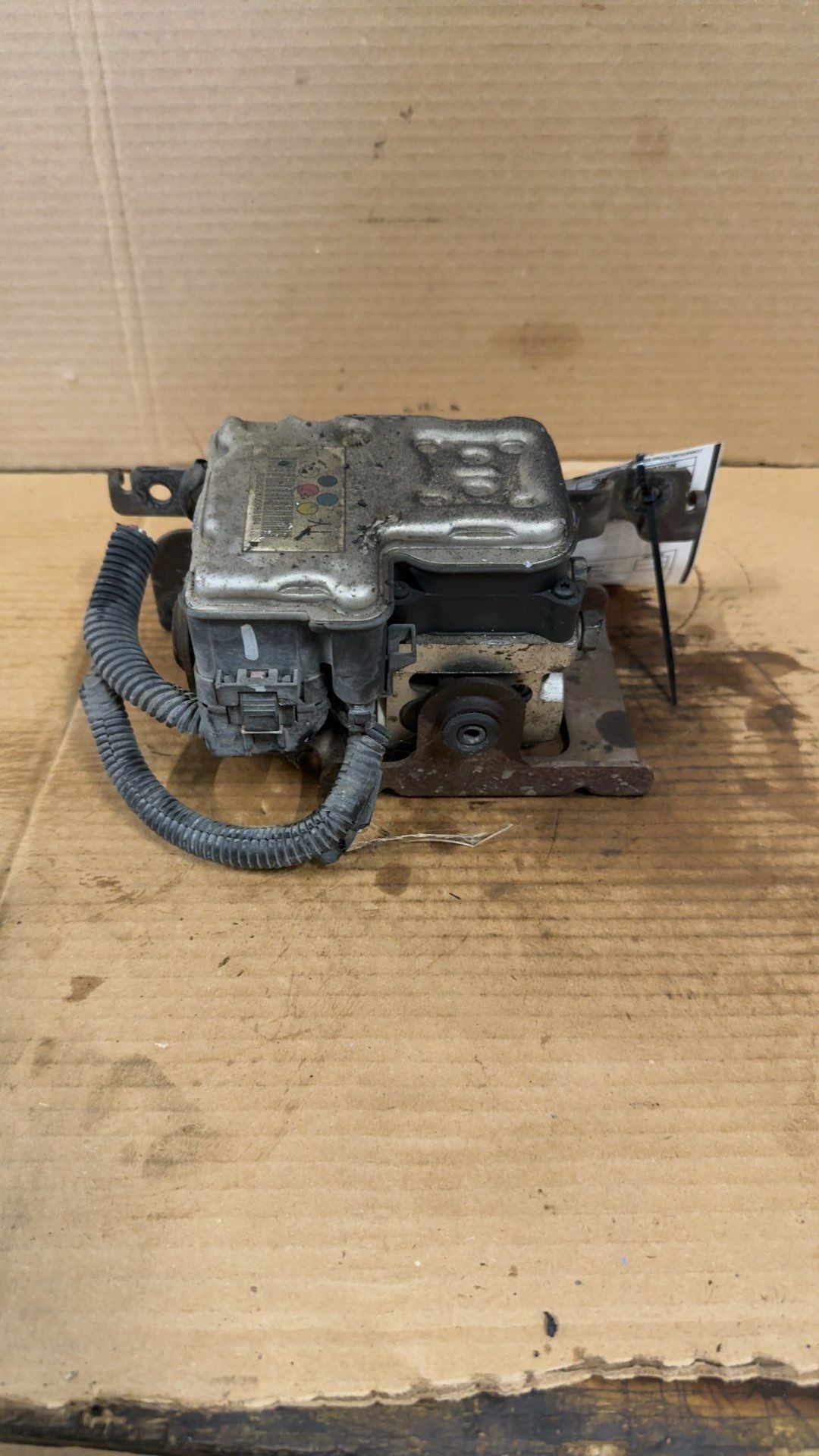 2002 2003 Chevrolet Trailblazer, GMC Envoy, Oldsmobile Bravada ABS Anti Lock Brake Pump Control Module Assembly