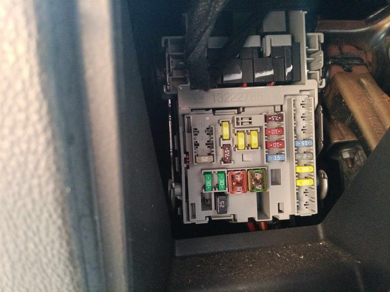2012 Chevrolet Cruze Cabin Interior Fuse Box Relay Panel