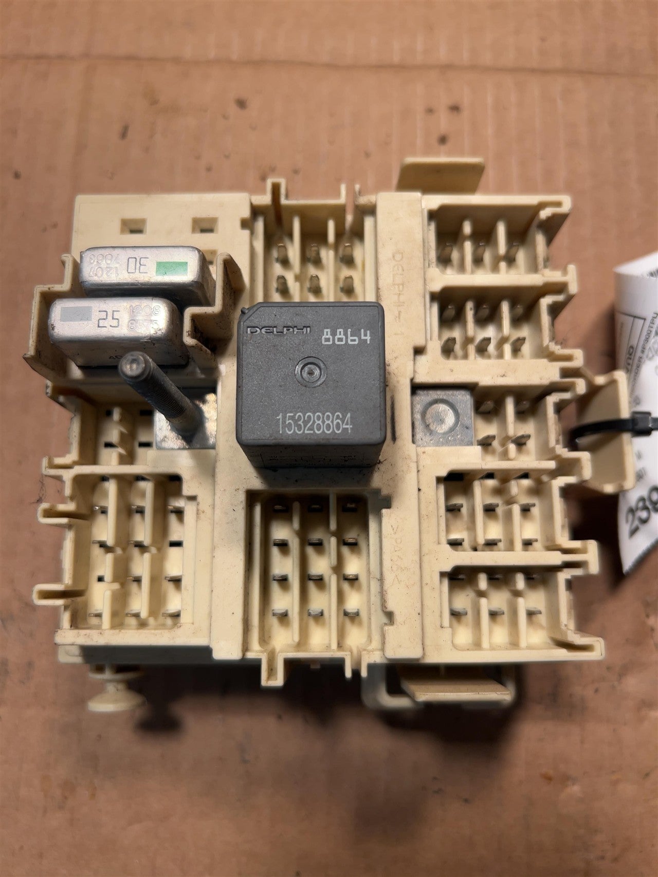 2004 Chevrolet Suburban 1500 Cabin Interior Fuse Box Relay Panel
