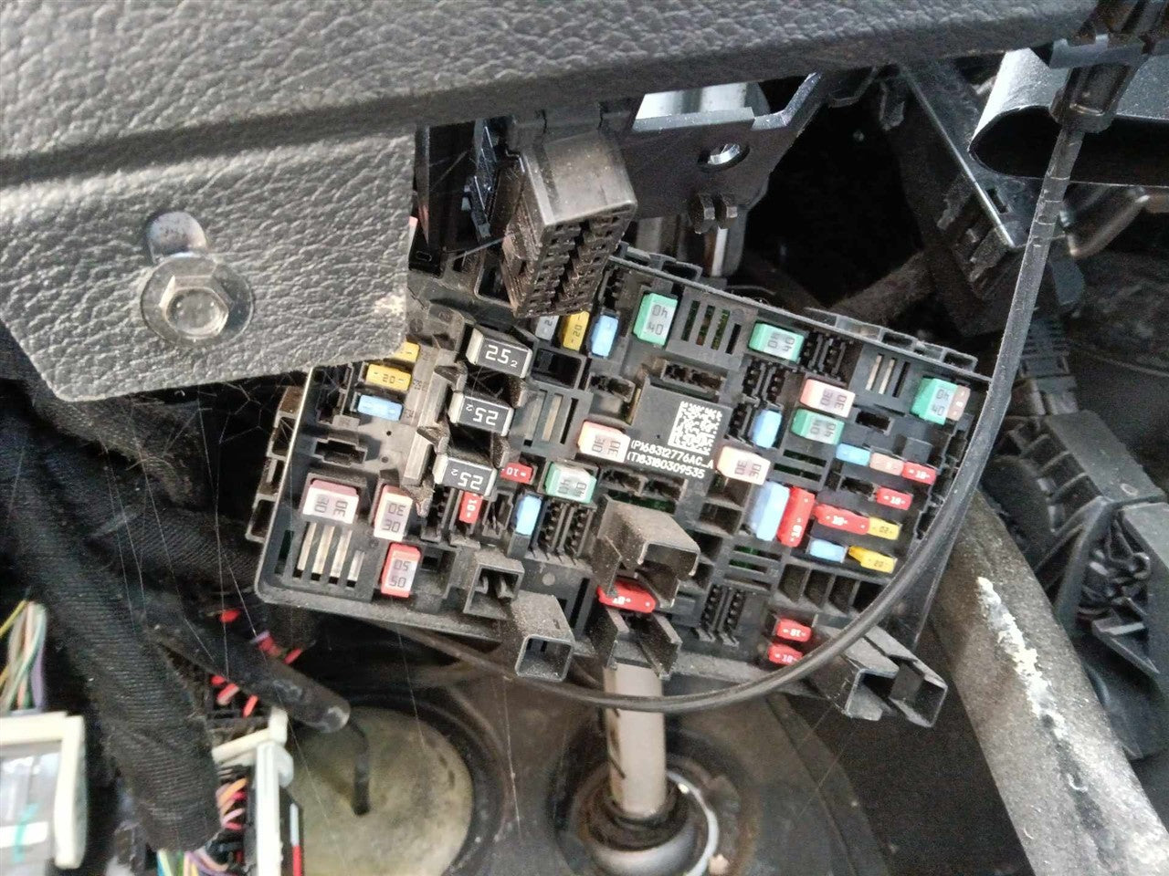 2019 Dodge 1500 Cabin Interior Fuse Box Relay Panel