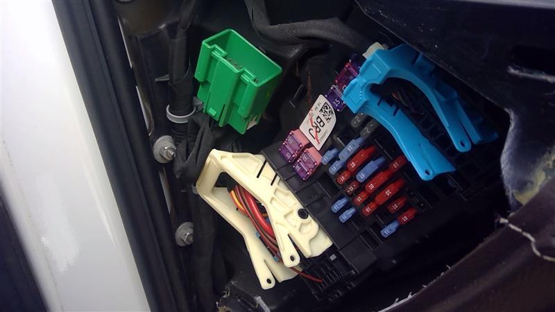 2018 GMC Sierra 1500 Cabin Interior Fuse Box Relay Panel