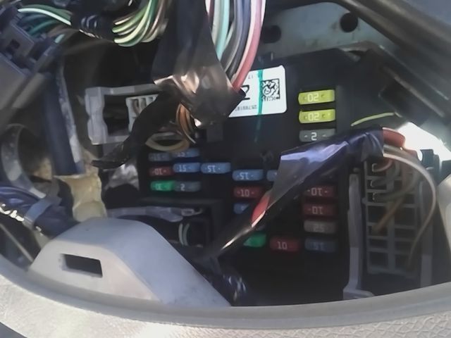 2007 GMC Sierra 1500 Cabin Interior Fuse Box Relay Panel