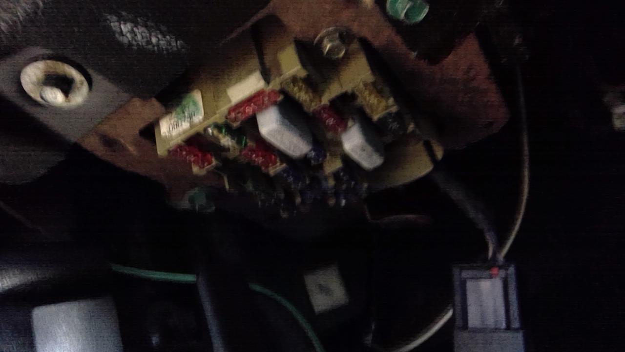 1998 Ford Mustang Cabin Interior Fuse Box Relay Panel