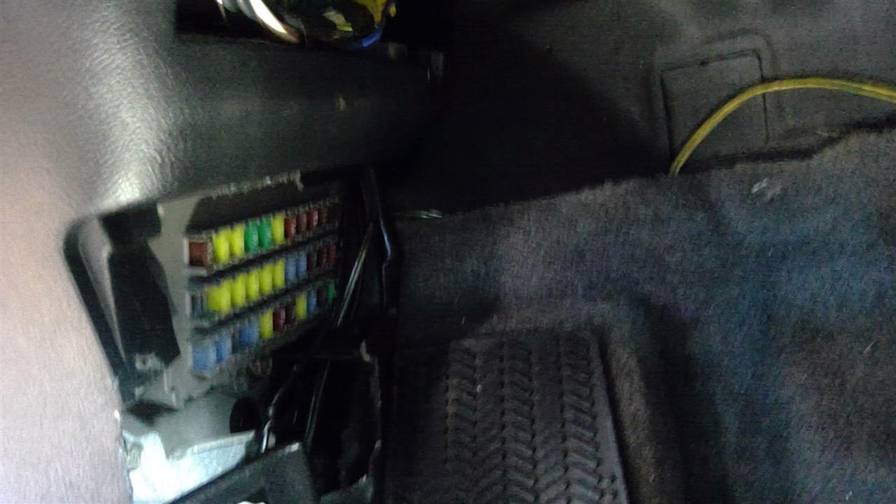 2004 Acura TL Cabin Interior Fuse Box Relay Panel