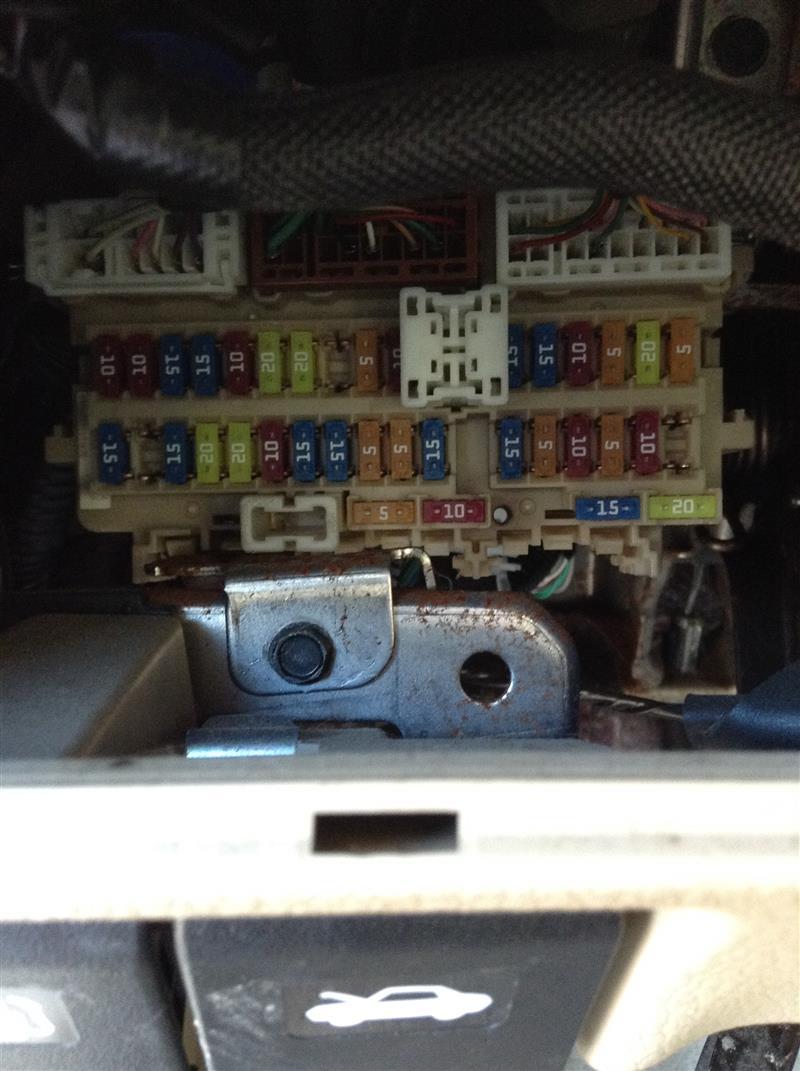 2013 Nissan Altima Cabin Interior Fuse Box Relay Panel
