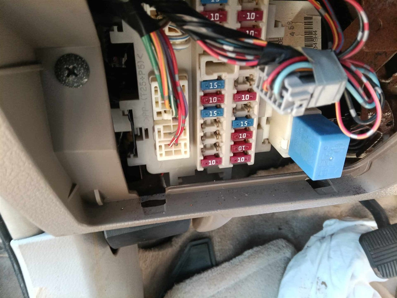 2006 Nissan Altima Cabin Interior Fuse Box Relay Panel