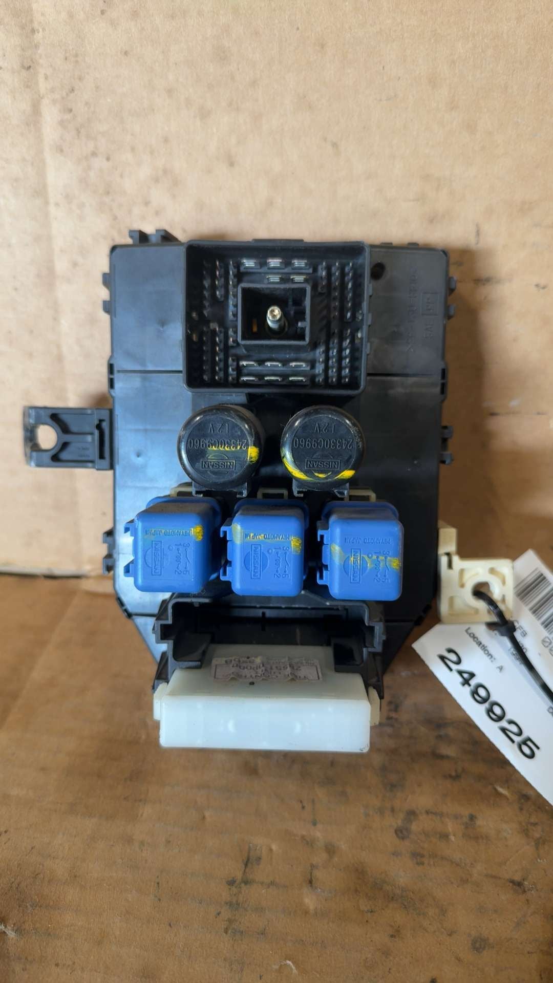 1994 Infiniti J30 Cabin Interior Fuse Box Relay Panel