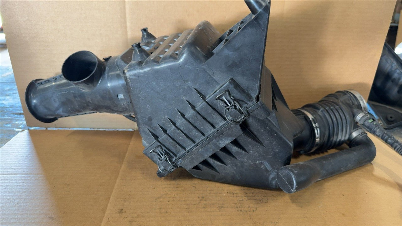 2006 2007 2008 2009 Ford Fusion, Mercury Milan, Mercury Zephyr Air Cleaner Intake Filter Box 3.0L