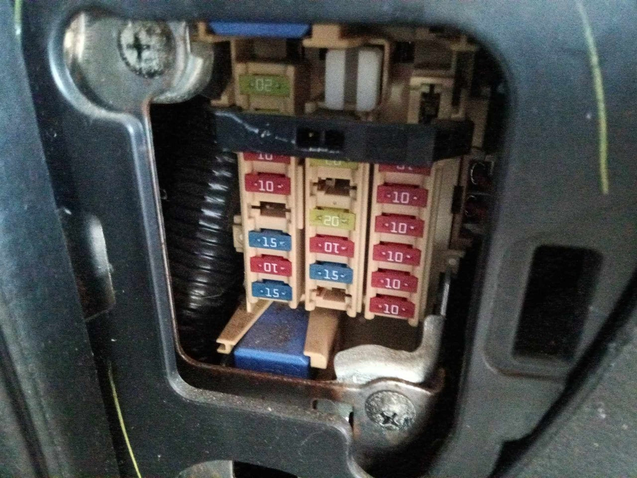 2012 Nissan Versa Cabin Interior Fuse Box Relay Panel