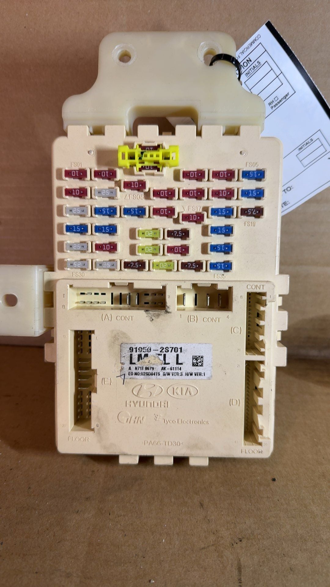 2012 Hyundai Tucson Cabin Interior Fuse Box Relay Panel