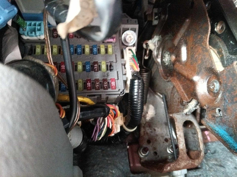 2008 Honda CR V Cabin Interior Fuse Box Relay Panel