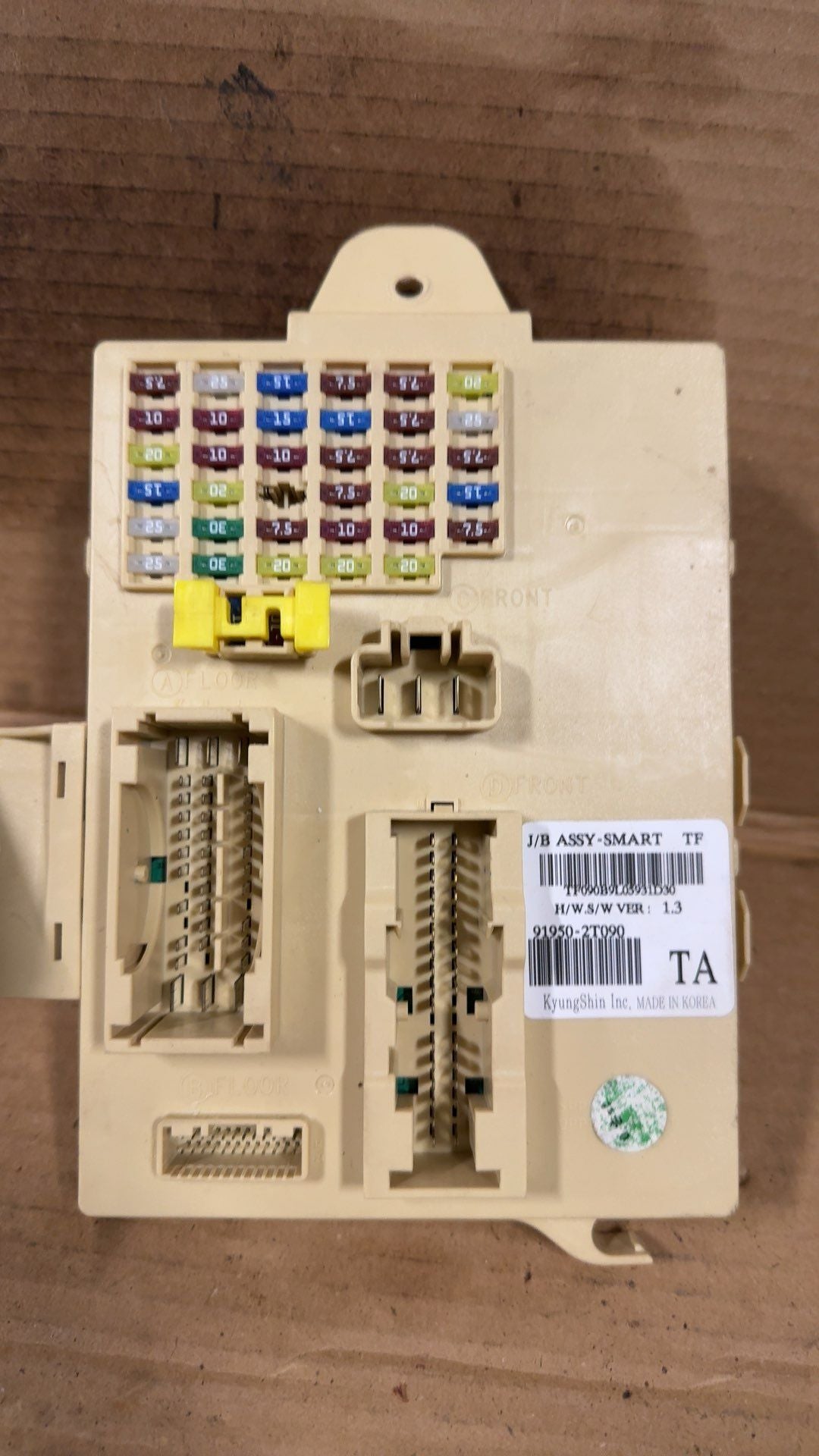 2012 KIA Optima Cabin Interior Fuse Box Relay Panel
