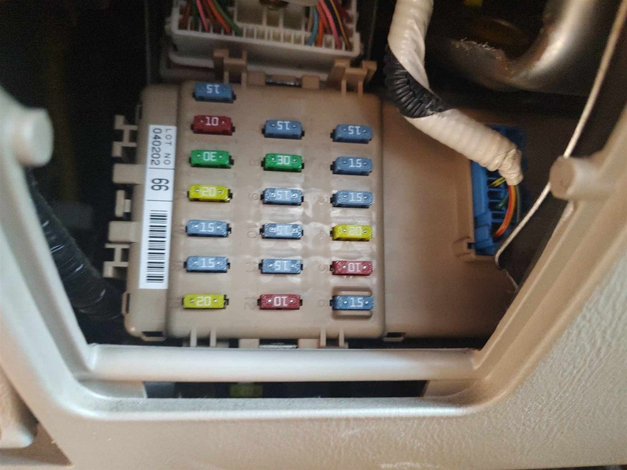 2004 Subaru Legacy Cabin Interior Fuse Box Relay Panel