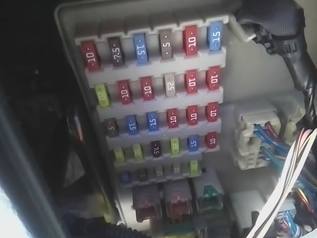 2005 Toyota Camry Cabin Interior Fuse Box Relay Panel